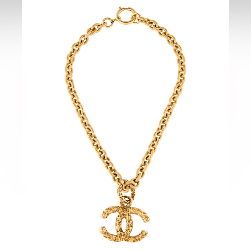 VINTAGE CHANEL CC PENDANT CHAIN NECKLACE